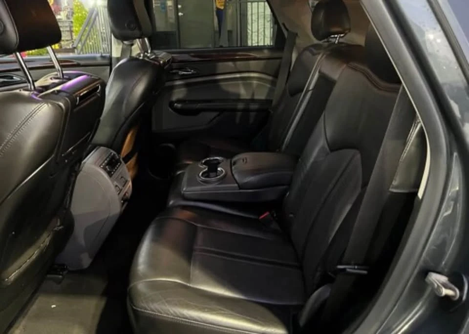 2010 Cadillac SRX - Image 8 of 10
