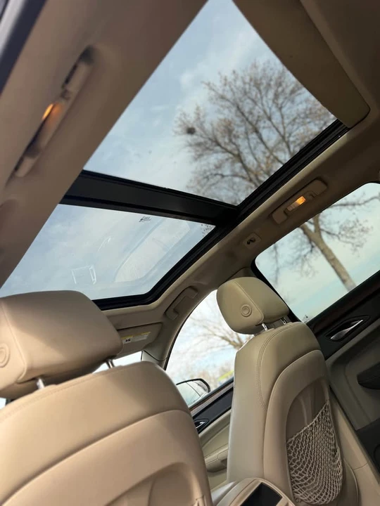 2010 Cadillac SRX - Image 10 of 18