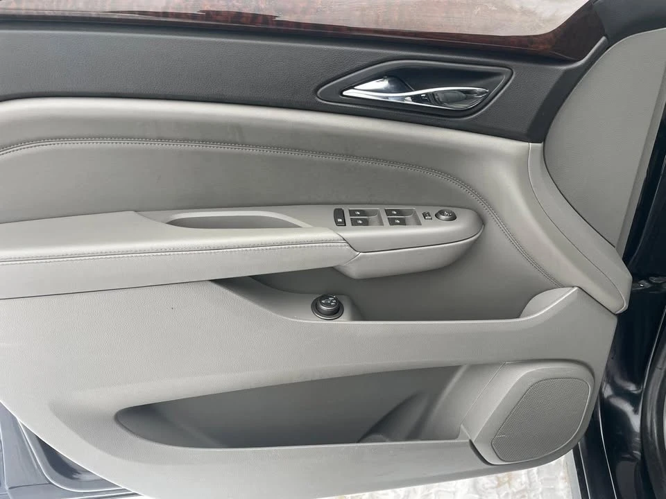 2010 Cadillac SRX - Image 7 of 16