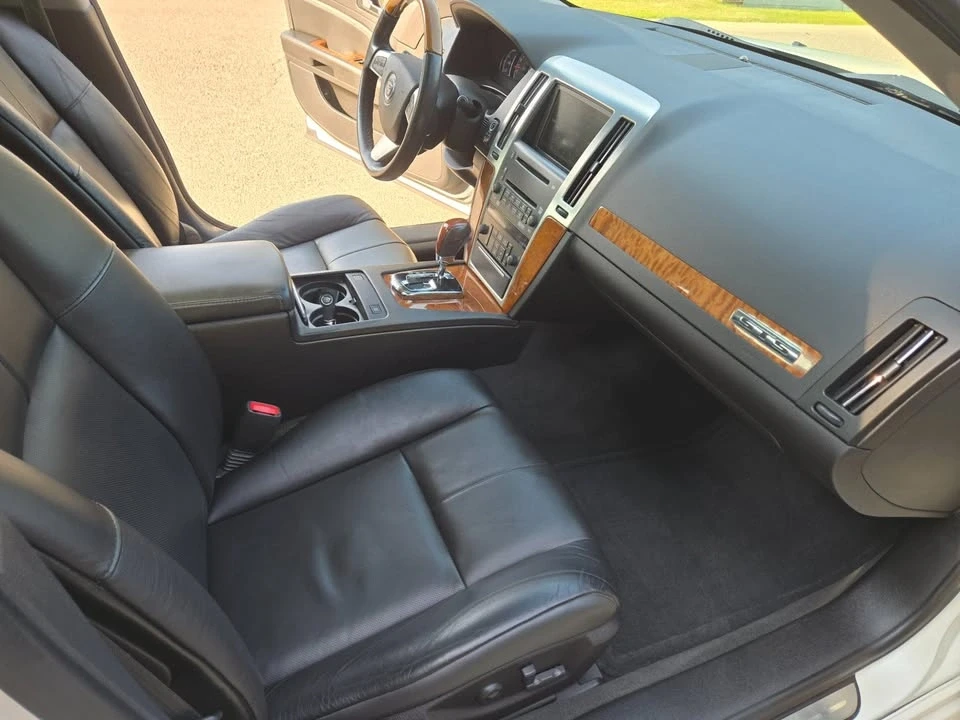 2010 Cadillac STS - Image 11 of 13