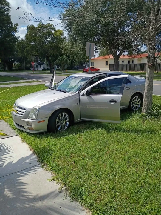 2010 Cadillac STS - Image 3 of 7