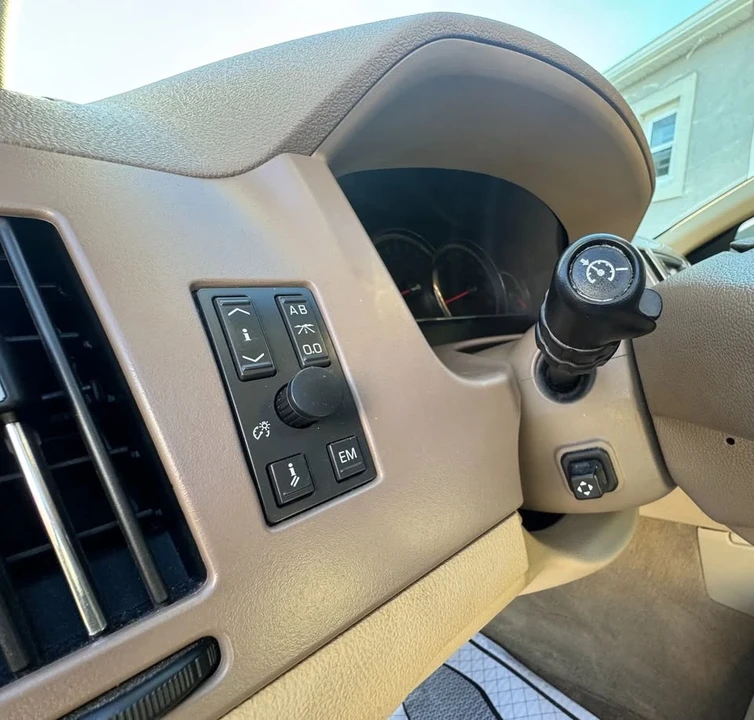 2010 Cadillac STS - Image 16 of 20