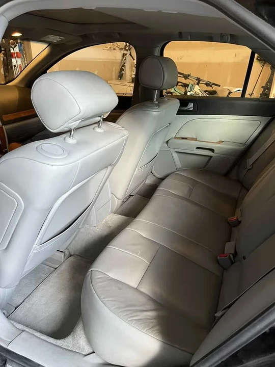2010 Cadillac STS - Image 8 of 11