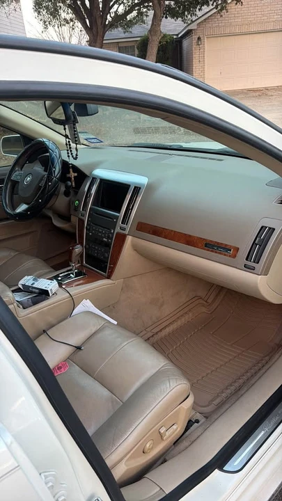 2010 Cadillac STS - Image 5 of 5