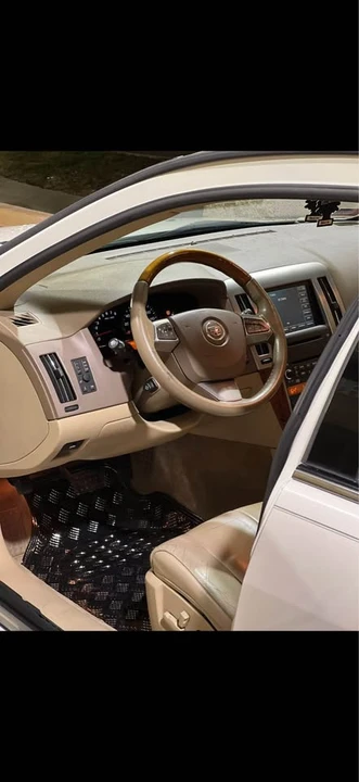 2010 Cadillac STS - Image 7 of 9