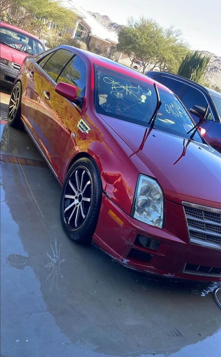 2010 Cadillac STS - Image 5 of 10
