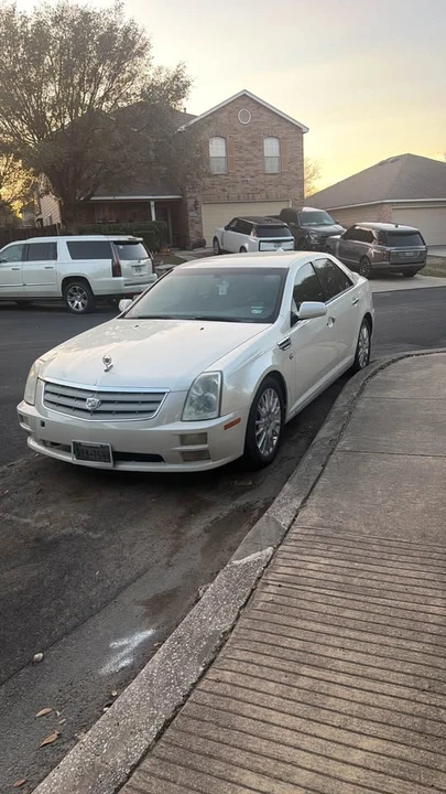 2010 Cadillac STS - Image 5 of 9