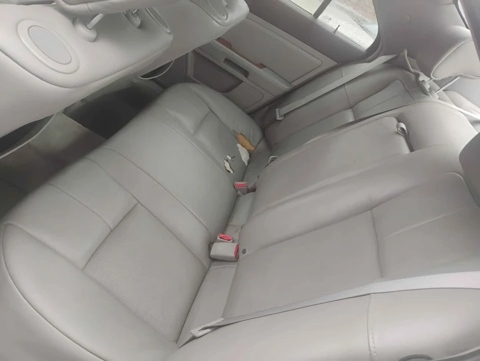 2010 Cadillac STS - Image 10 of 11