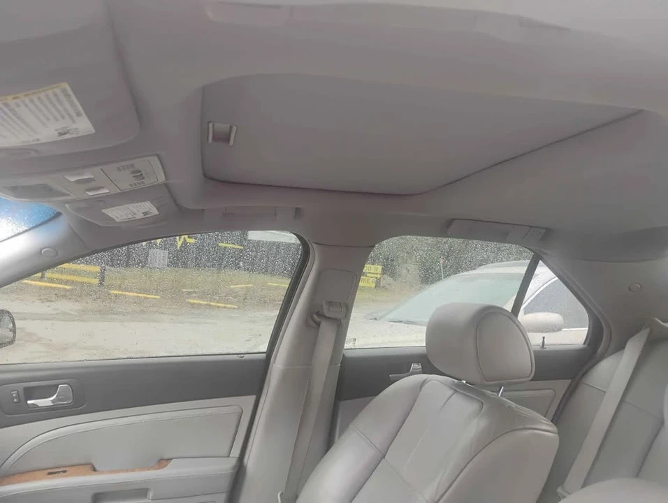 2010 Cadillac STS - Image 9 of 11