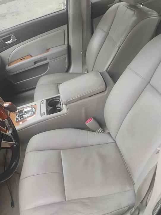 2010 Cadillac STS - Image 8 of 11