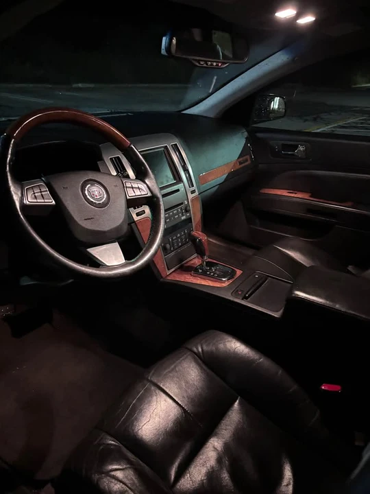 2010 Cadillac STS - Image 5 of 6