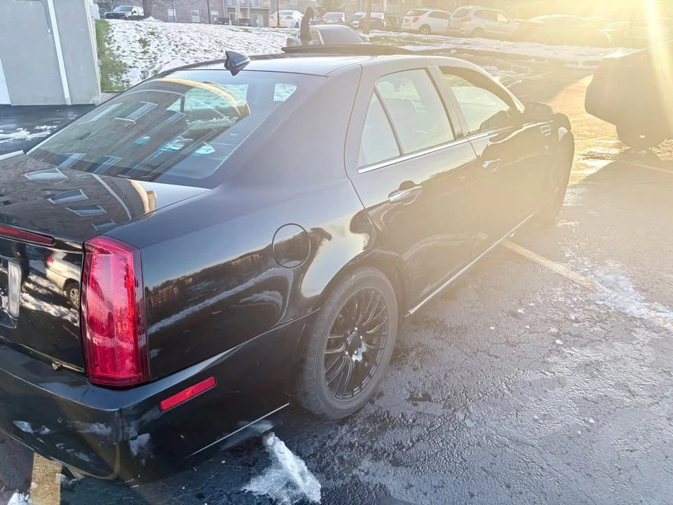 2010 Cadillac STS - Image 8 of 9