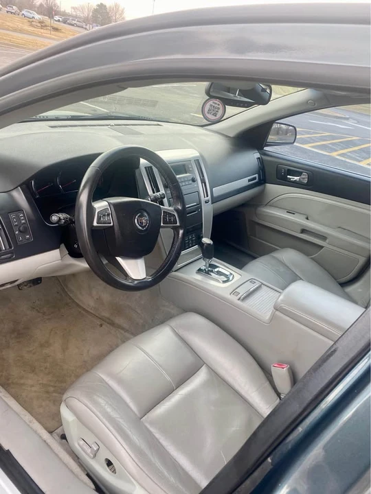 2010 Cadillac STS - Image 3 of 4