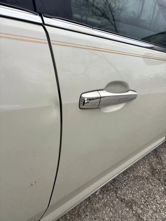 2010 Cadillac STS - Image 13 of 14