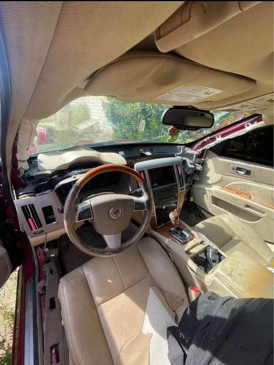2010 Cadillac STS - Image 9 of 11