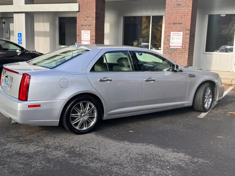 2010 Cadillac STS - Image 6 of 9