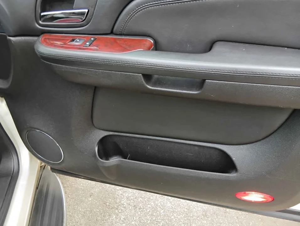 2010 Cadillac Escalade & EXT 3rd Gen - Image 10 of 15