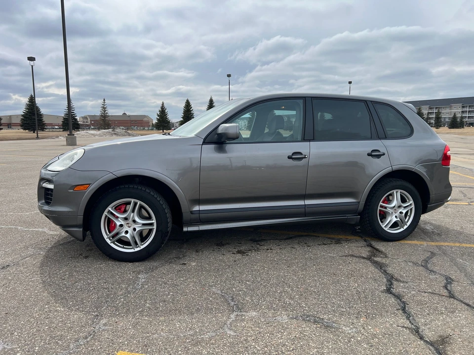 2010 Porsche 955/957 Cayenne GTS - Image 2 of 20