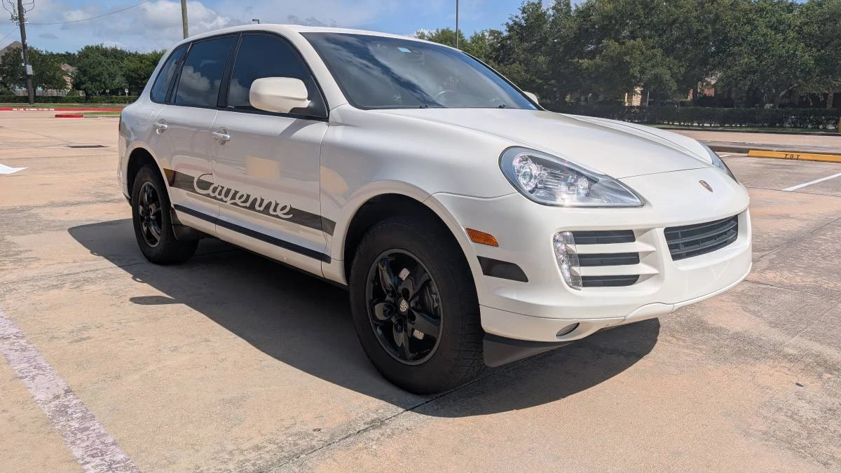 2010 Porsche 955/957 Cayenne - Image 2 of 24