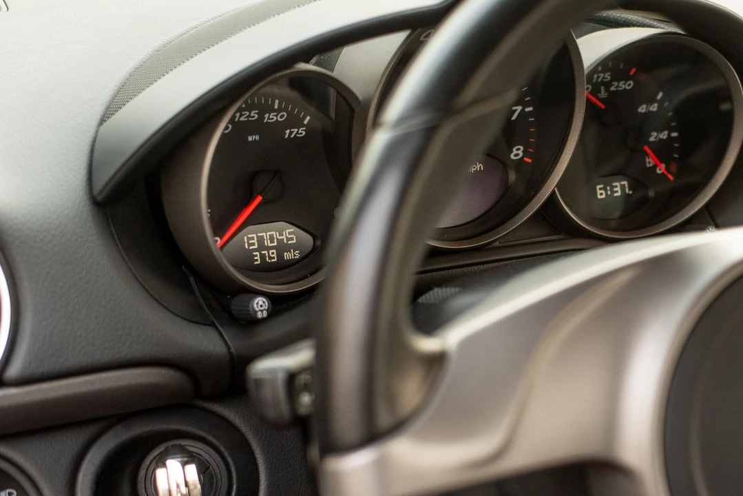 2010 Porsche 987 Cayman - Image 13 of 19