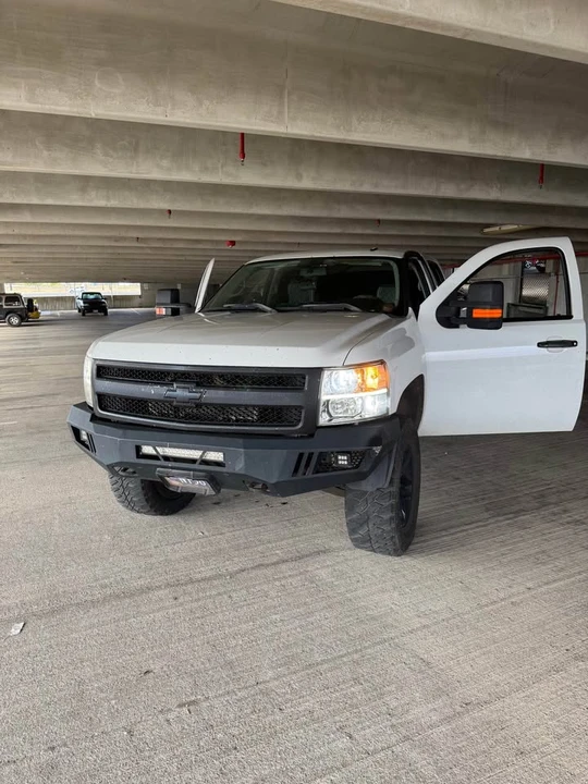 2010 Chevrolet Silverado 2nd Gen - Image 2 of 11