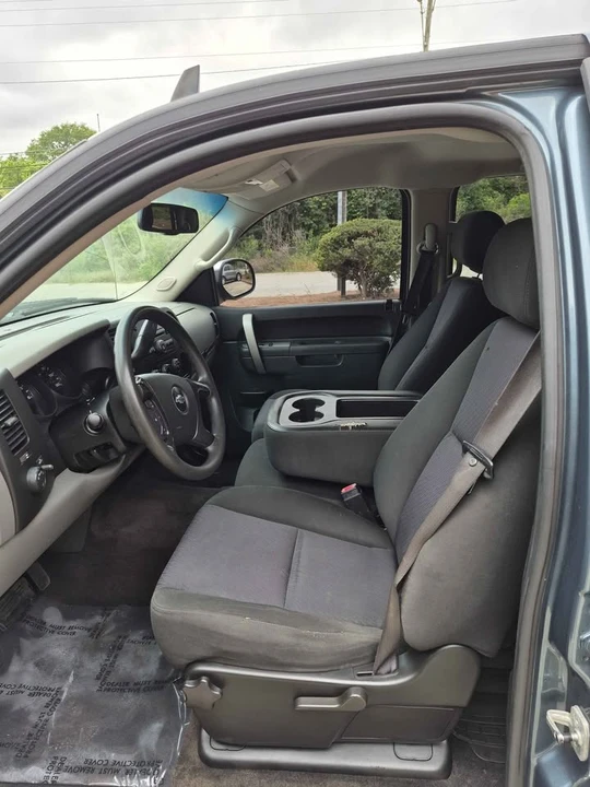 2010 Chevrolet Silverado 2nd Gen - Image 2 of 10