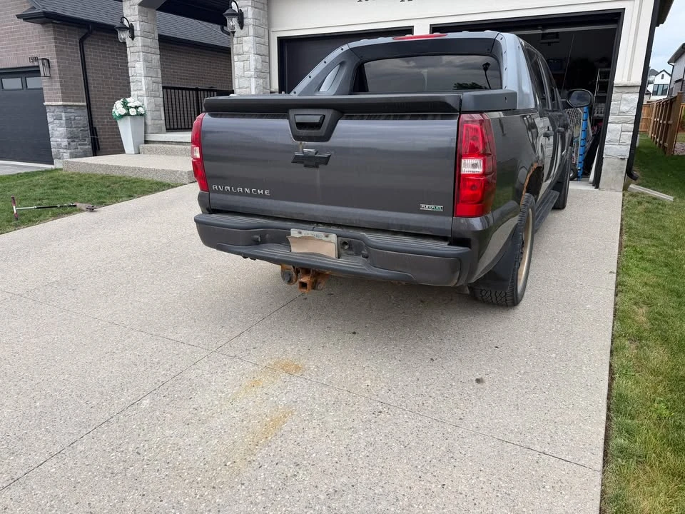 2010 Chevrolet Avalanche - Image 3 of 9