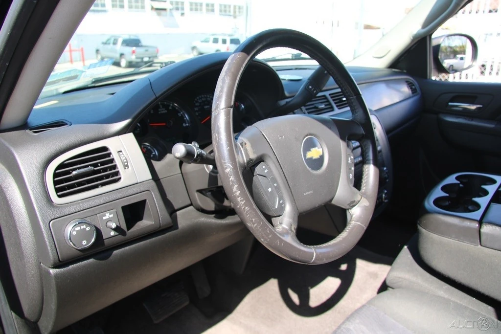 2010 Chevrolet Avalanche - Image 16 of 21