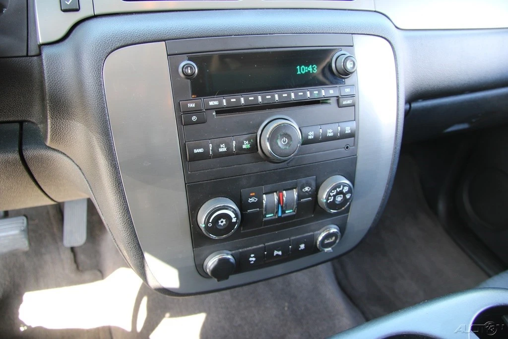 2010 Chevrolet Avalanche - Image 19 of 21