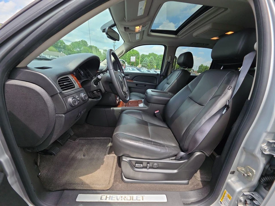 2010 Chevrolet Avalanche - Image 3 of 31