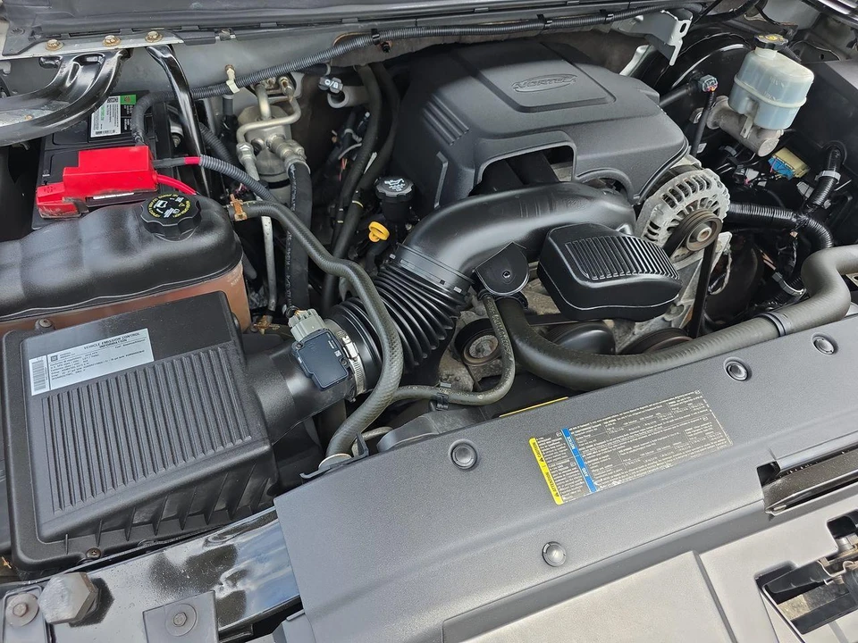 2010 Chevrolet Avalanche - Image 13 of 31