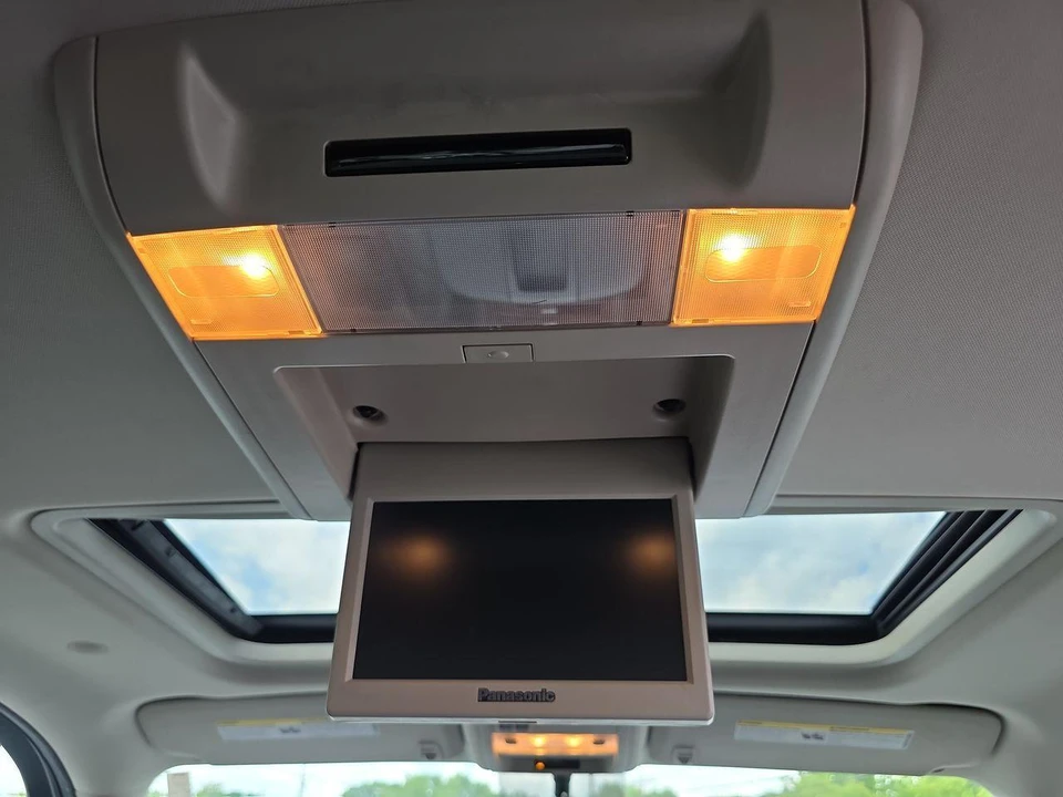 2010 Chevrolet Avalanche - Image 22 of 31