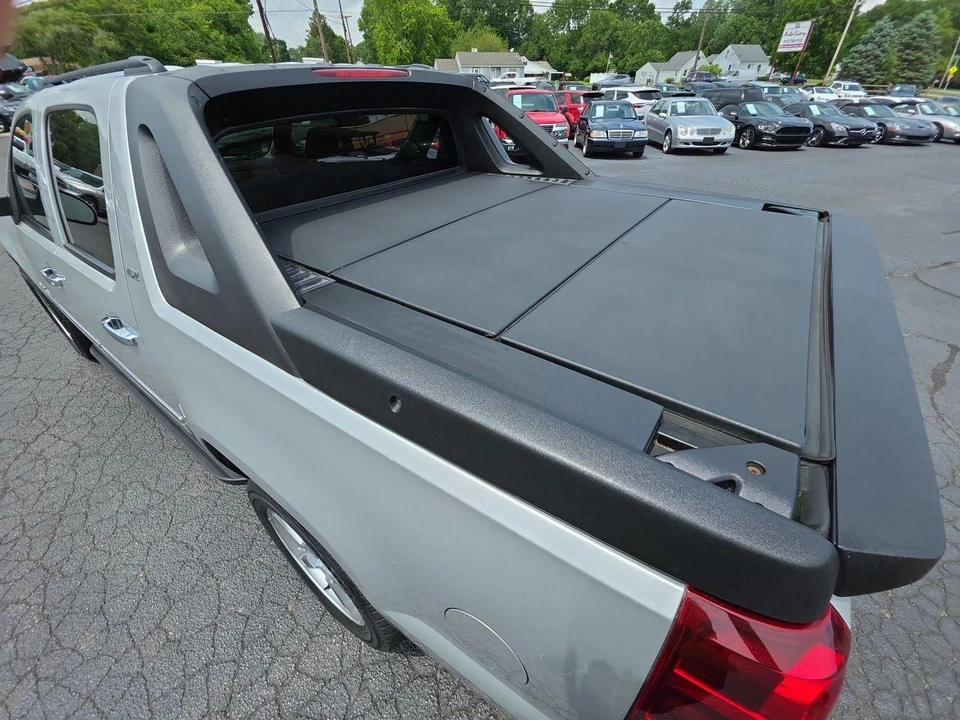 2010 Chevrolet Avalanche - Image 29 of 31