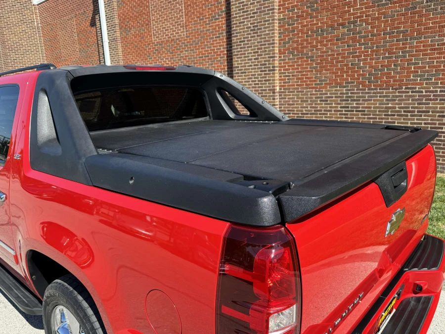 2010 Chevrolet Avalanche - Image 4 of 14