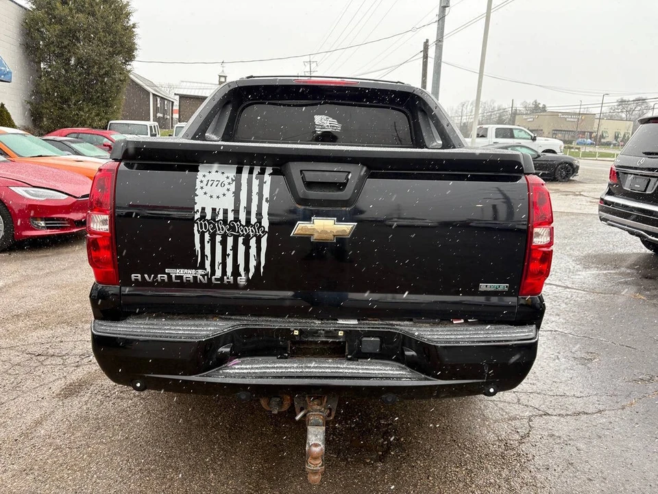 2010 Chevrolet Avalanche - Image 7 of 11