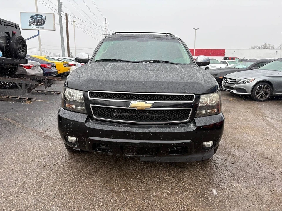 2010 Chevrolet Avalanche - Image 3 of 11