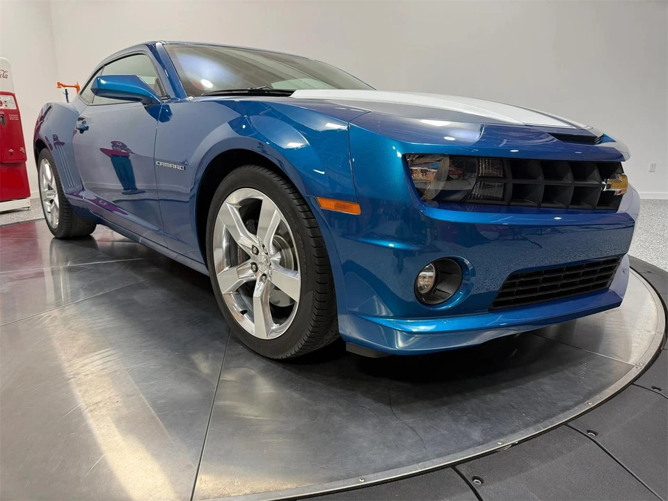 2010 Chevrolet Camaro 5th Gen - Image 2 of 31