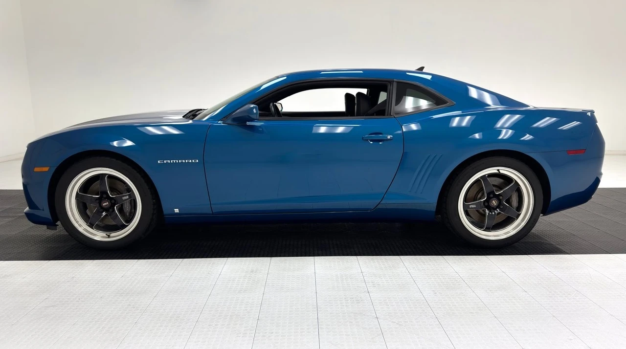 2010 Chevrolet Camaro SS 5th Gen - Image 2 of 31