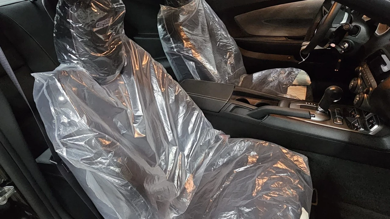 2010 Chevrolet - Image 3 of 31