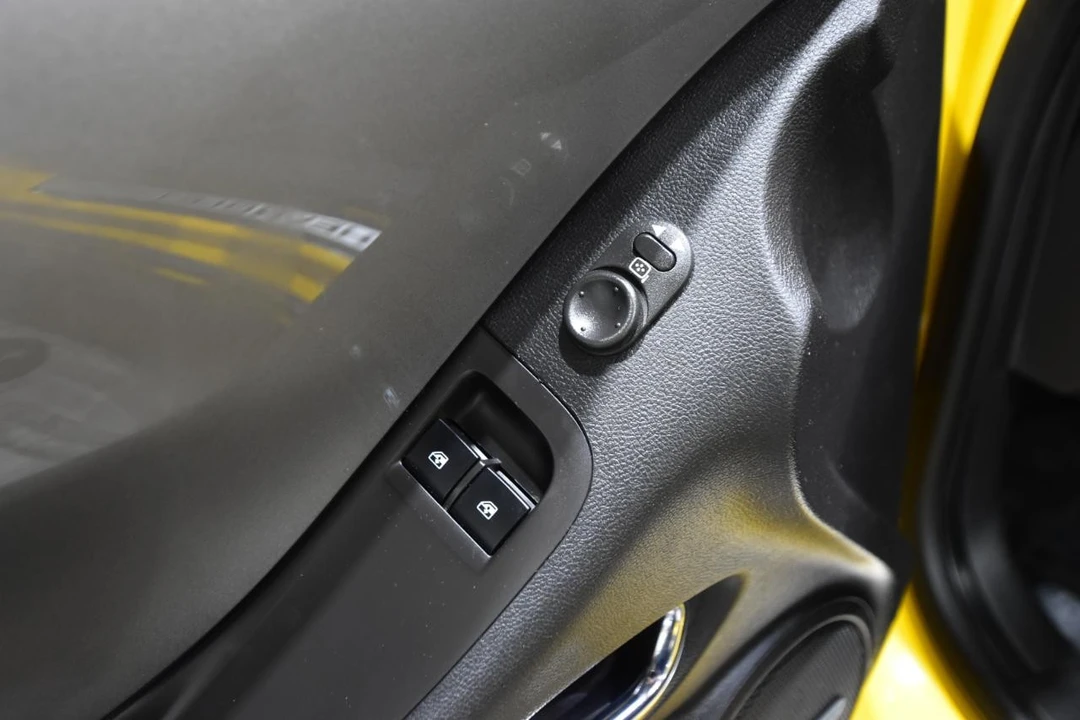 2010 Chevrolet Camaro SS 5th Gen - Image 14 of 31