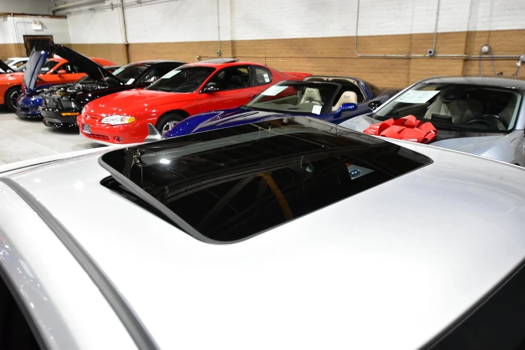 2010 Chevrolet Camaro SS 5th Gen - Image 10 of 31