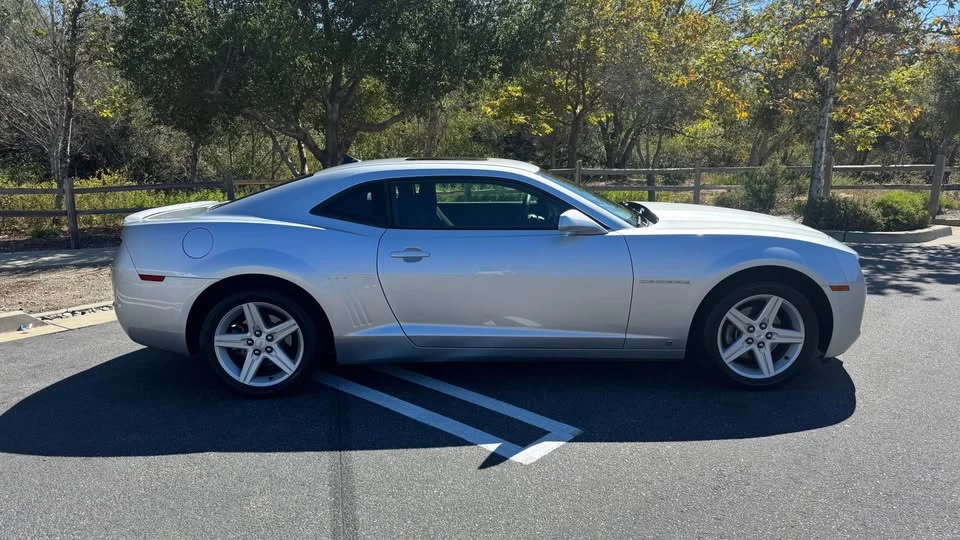 2010 Chevrolet Camaro 5th Gen - Image 2 of 9