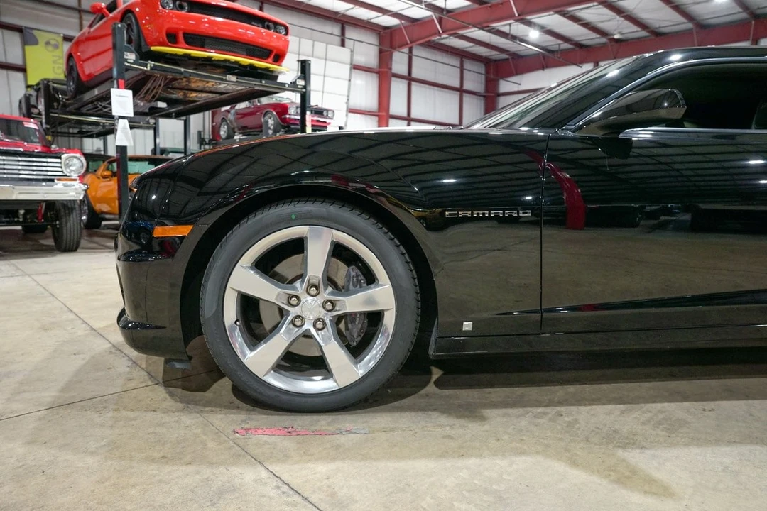 2010 Chevrolet Camaro SS 5th Gen - Image 2 of 31