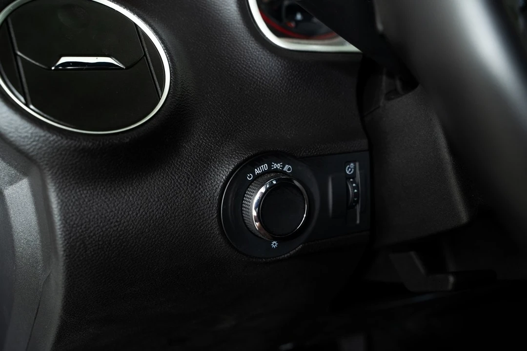 2010 Chevrolet Camaro SS 5th Gen - Image 27 of 31