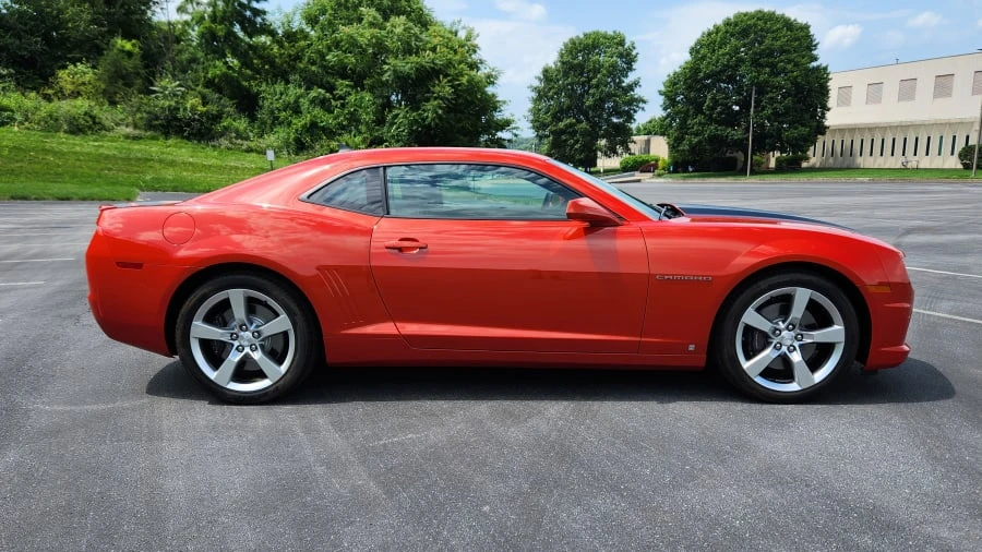 2010 Chevrolet Camaro SS 5th Gen - Image 2 of 31