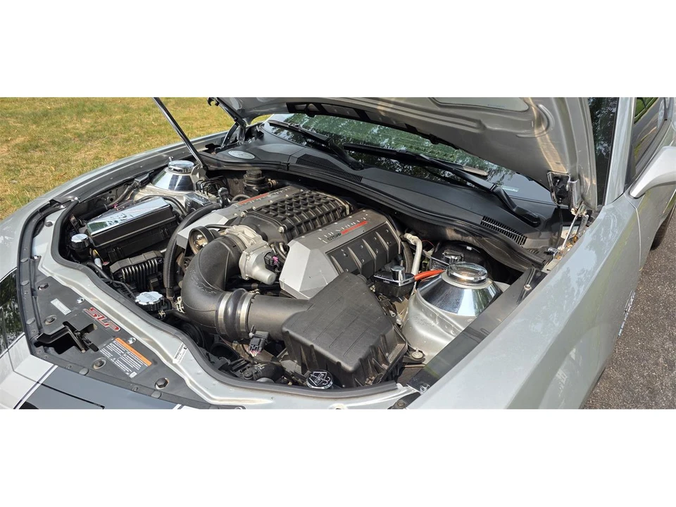 2010 Chevrolet Camaro ZL1 5th Gen - Image 23 of 31