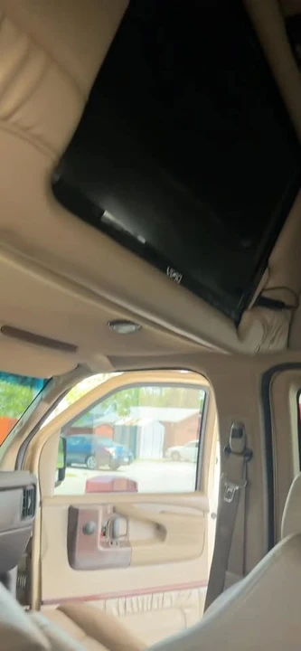 2010 Chevrolet Express - Image 10 of 10