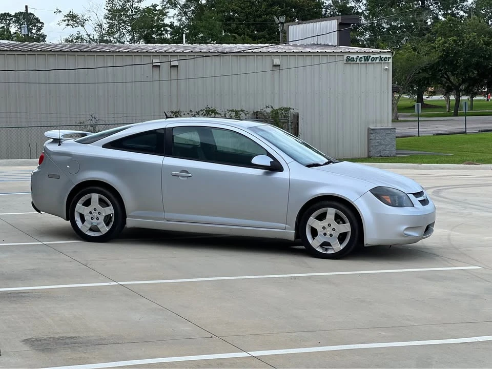 2010 Chevrolet Cobalt 1st Gen - Image 2 of 8