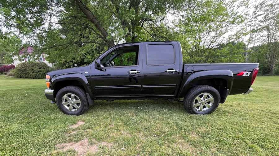 2010 Chevrolet Colorado 1st Gen - Image 2 of 20