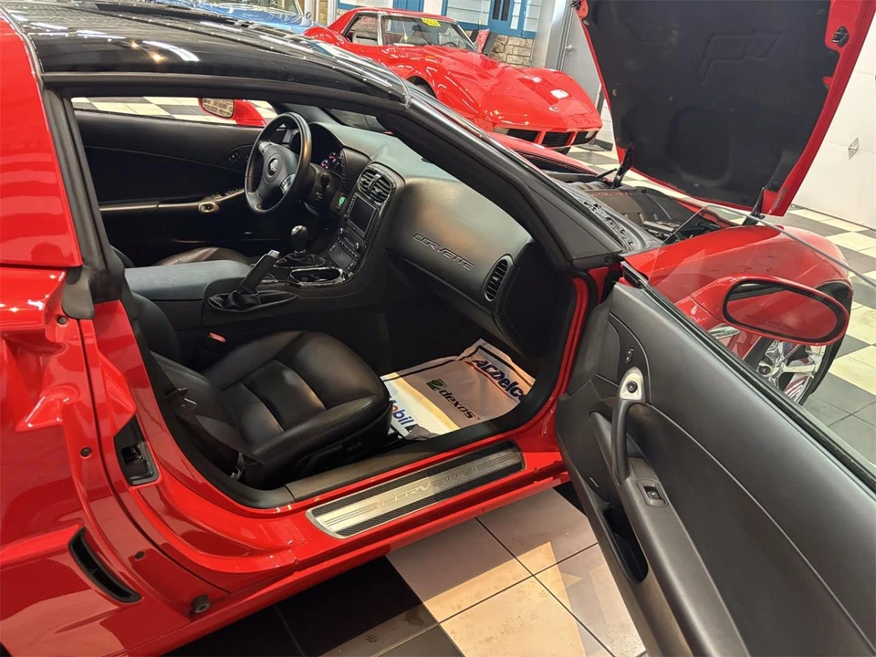2010 Chevrolet Corvette C6 - Image 21 of 31